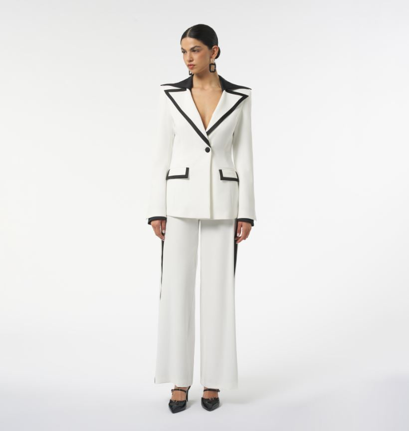 PANTALONE A GAMBA AMPIA IN TESSUTO TECNICO SILENCE PA2262 P/E 26