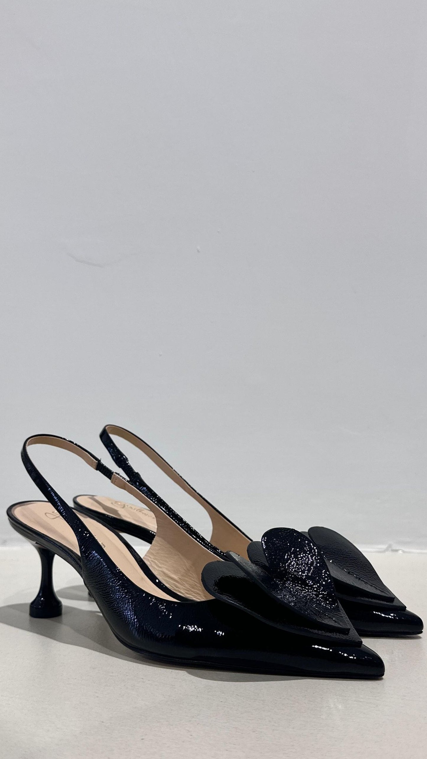 Decoltè 2027-009 GUILHERMINA